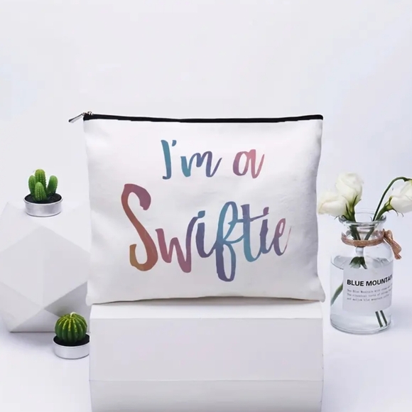 Taylor Swift canvas Makeup Bag - Picture 5 of 5